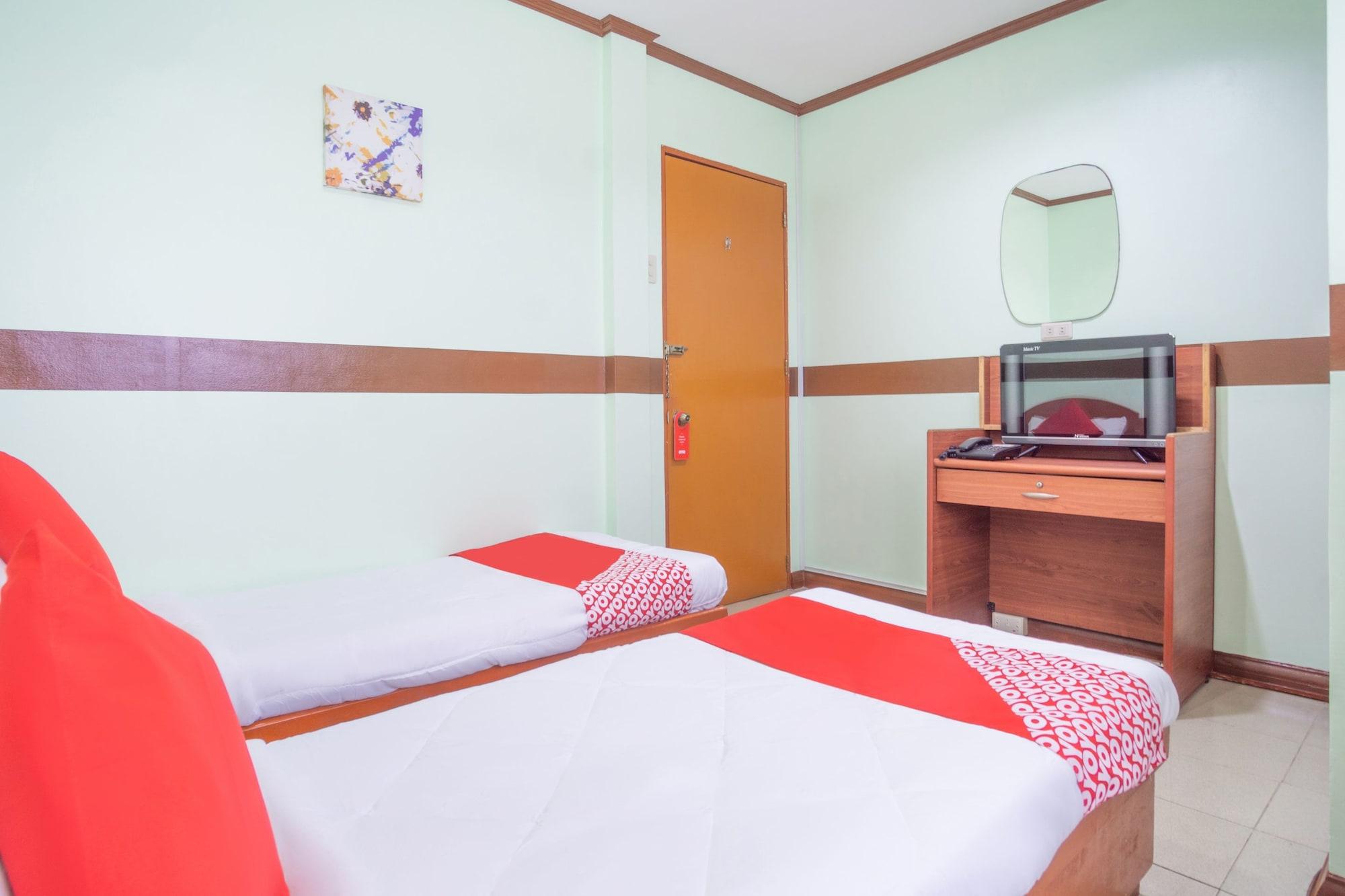 OYO 166 Maanyag Pension House Cebu Bagian luar foto