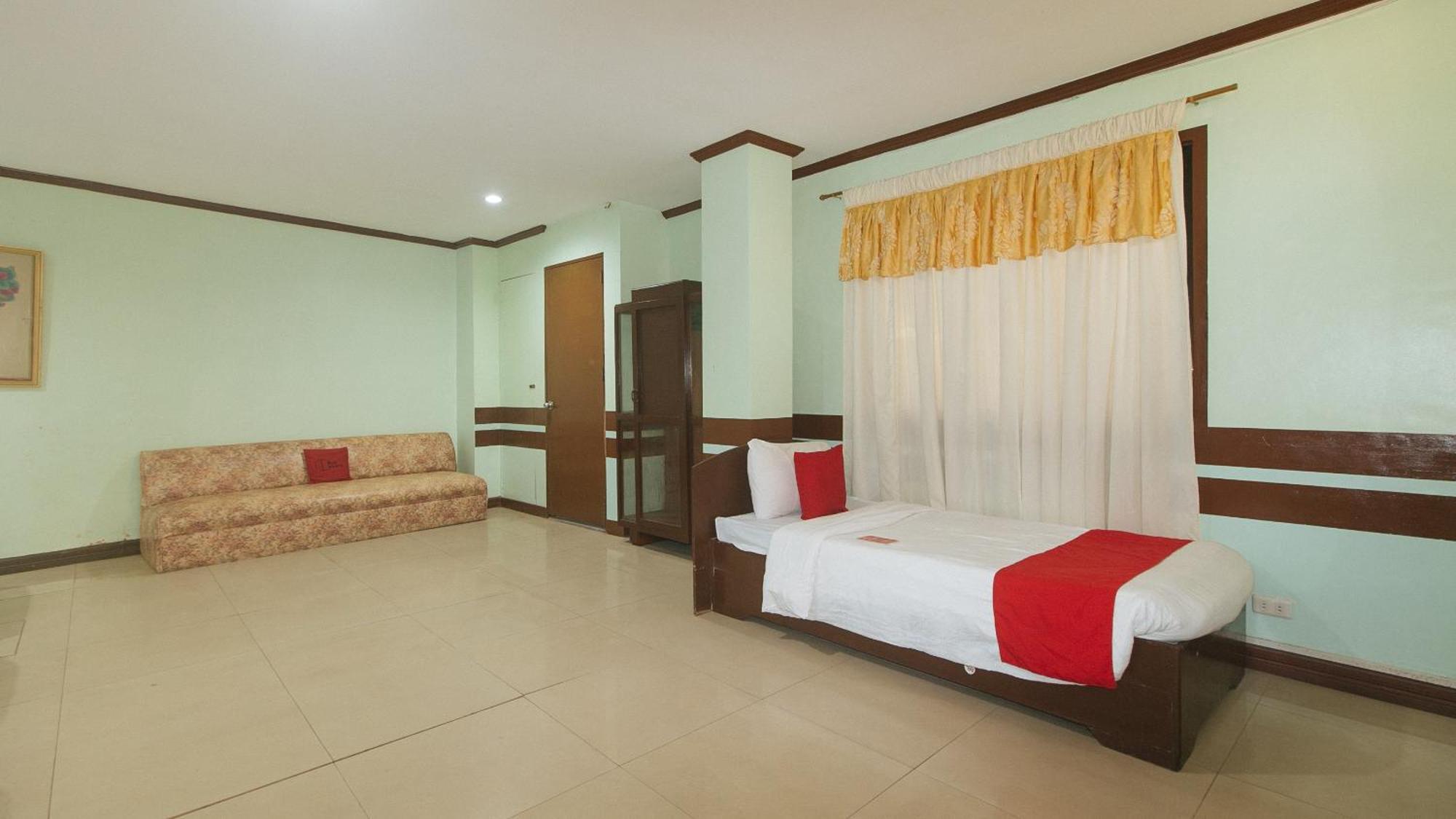 OYO 166 Maanyag Pension House Cebu Bagian luar foto