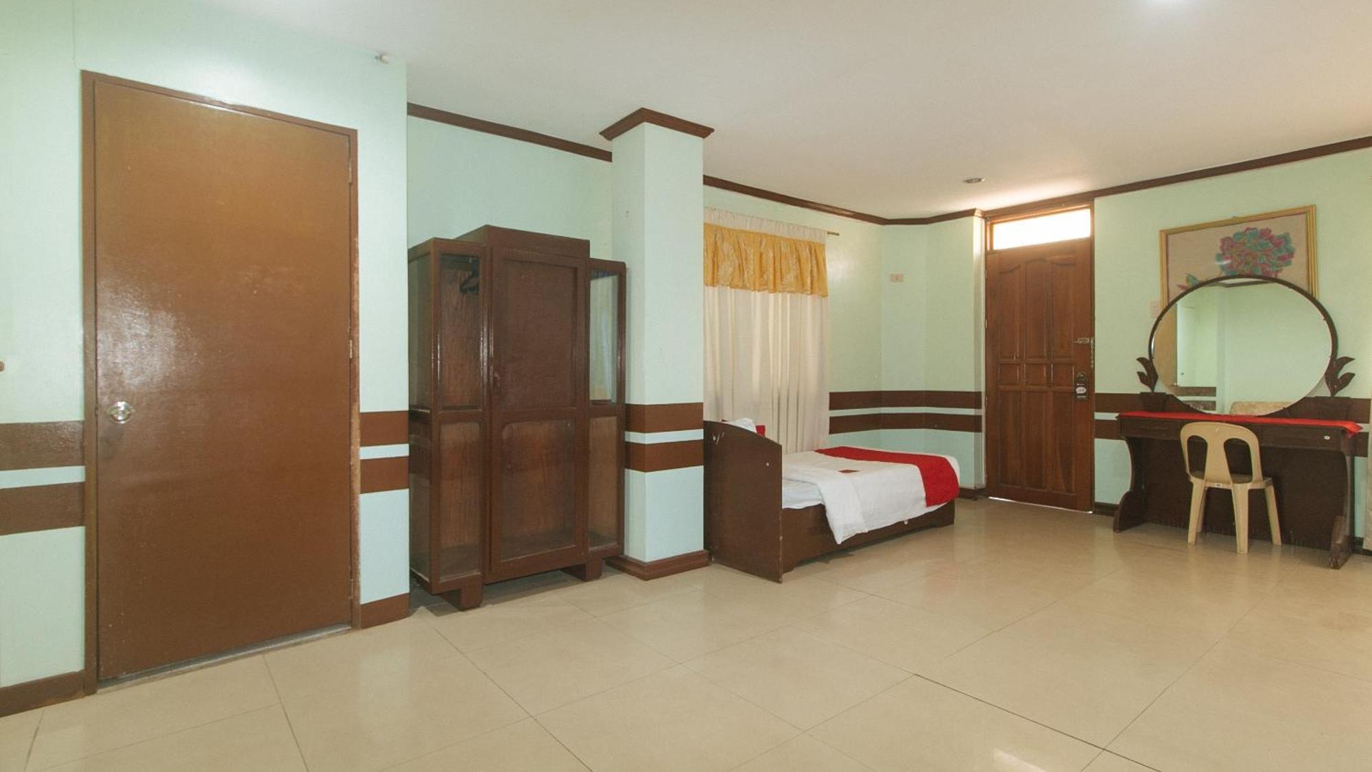 OYO 166 Maanyag Pension House Cebu Bagian luar foto