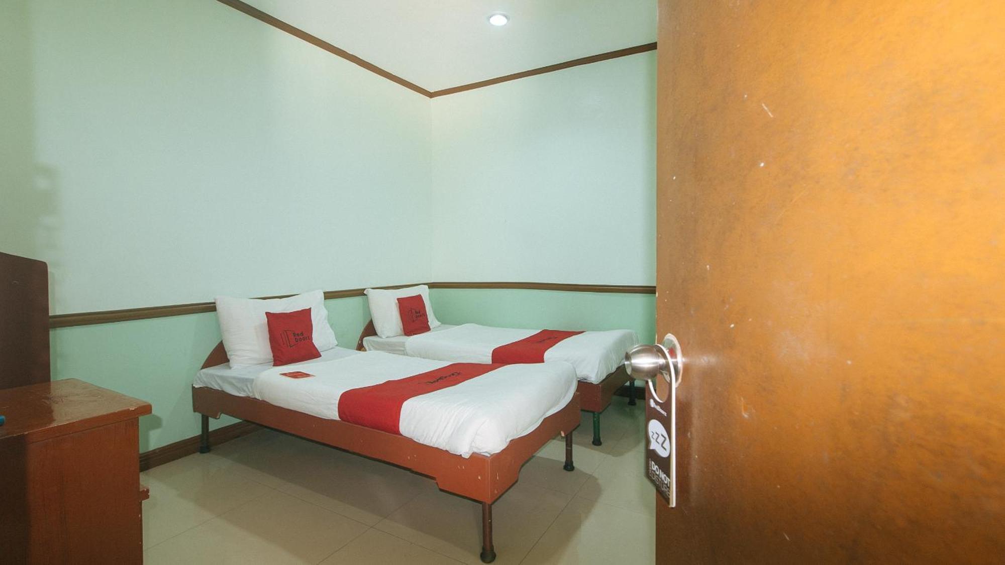 OYO 166 Maanyag Pension House Cebu Bagian luar foto