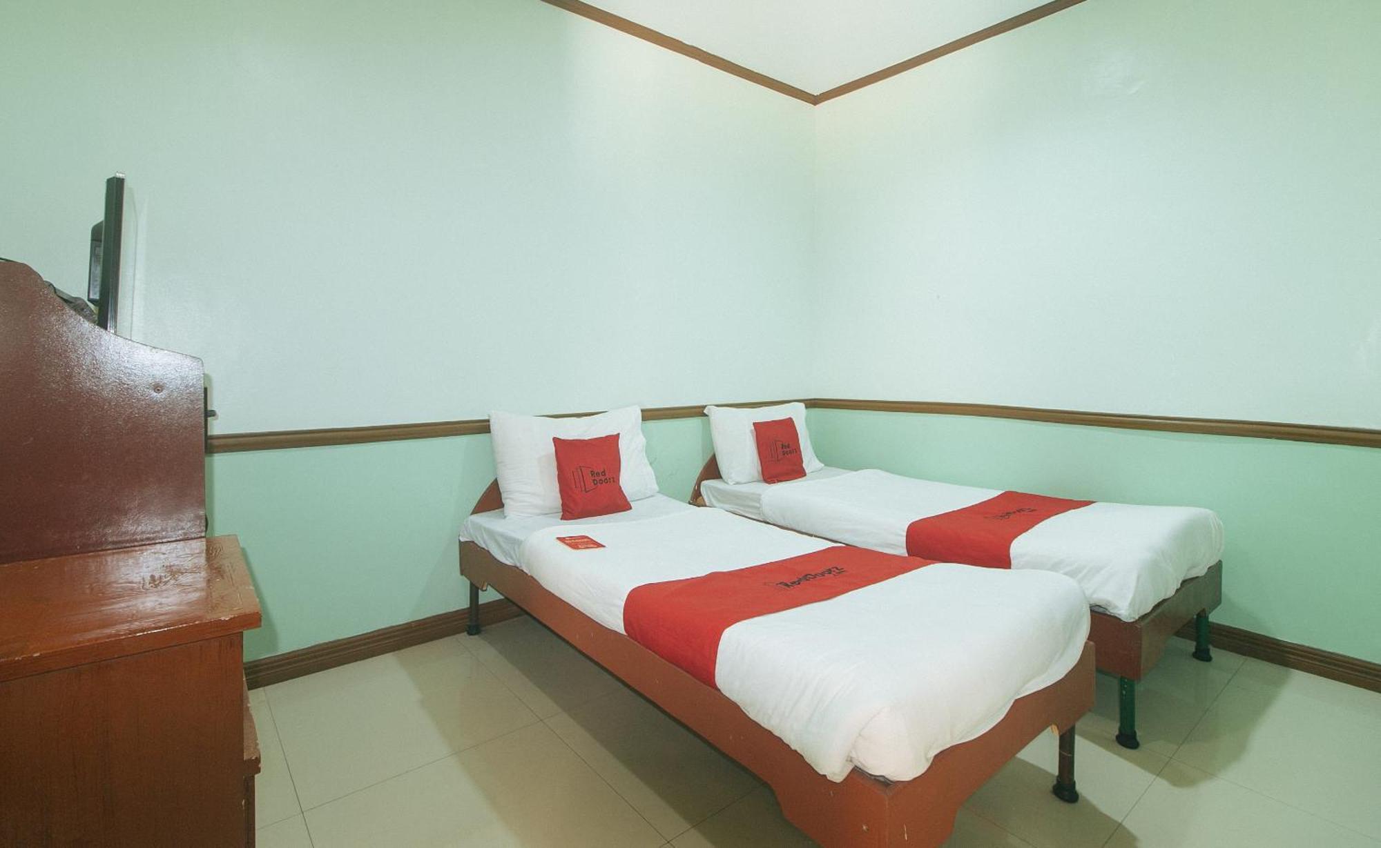 OYO 166 Maanyag Pension House Cebu Bagian luar foto