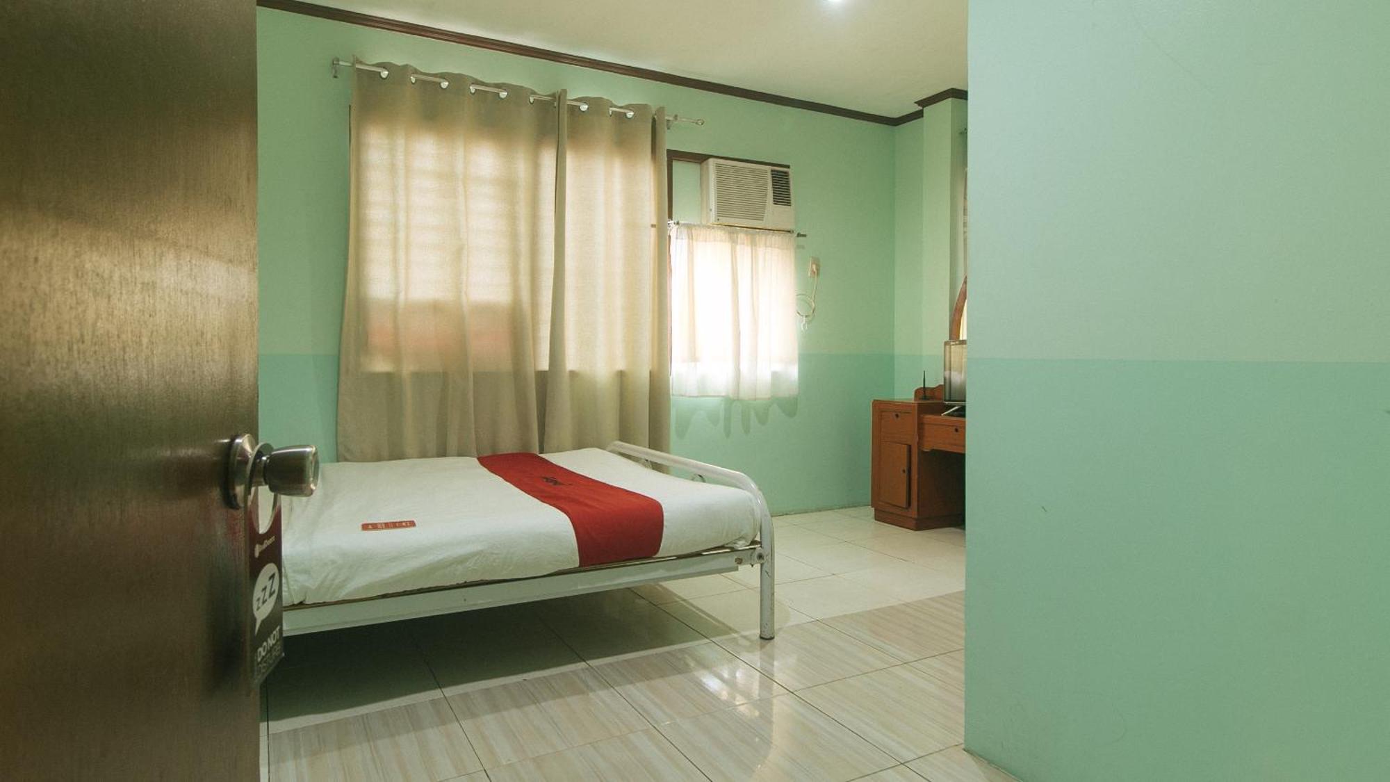 OYO 166 Maanyag Pension House Cebu Bagian luar foto