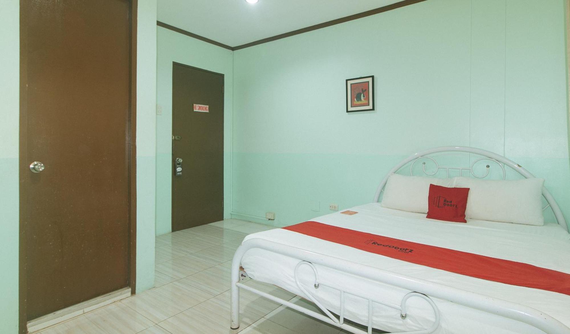 OYO 166 Maanyag Pension House Cebu Bagian luar foto