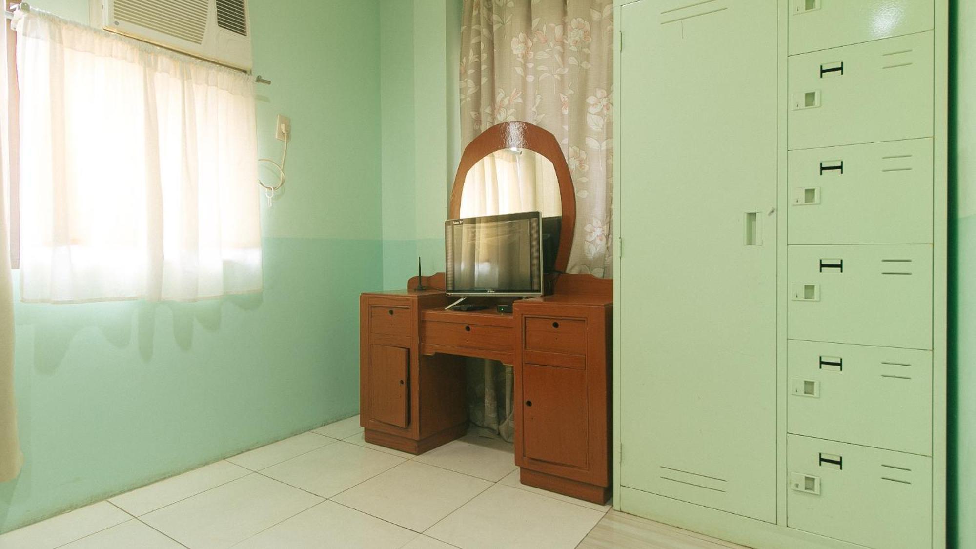 OYO 166 Maanyag Pension House Cebu Bagian luar foto