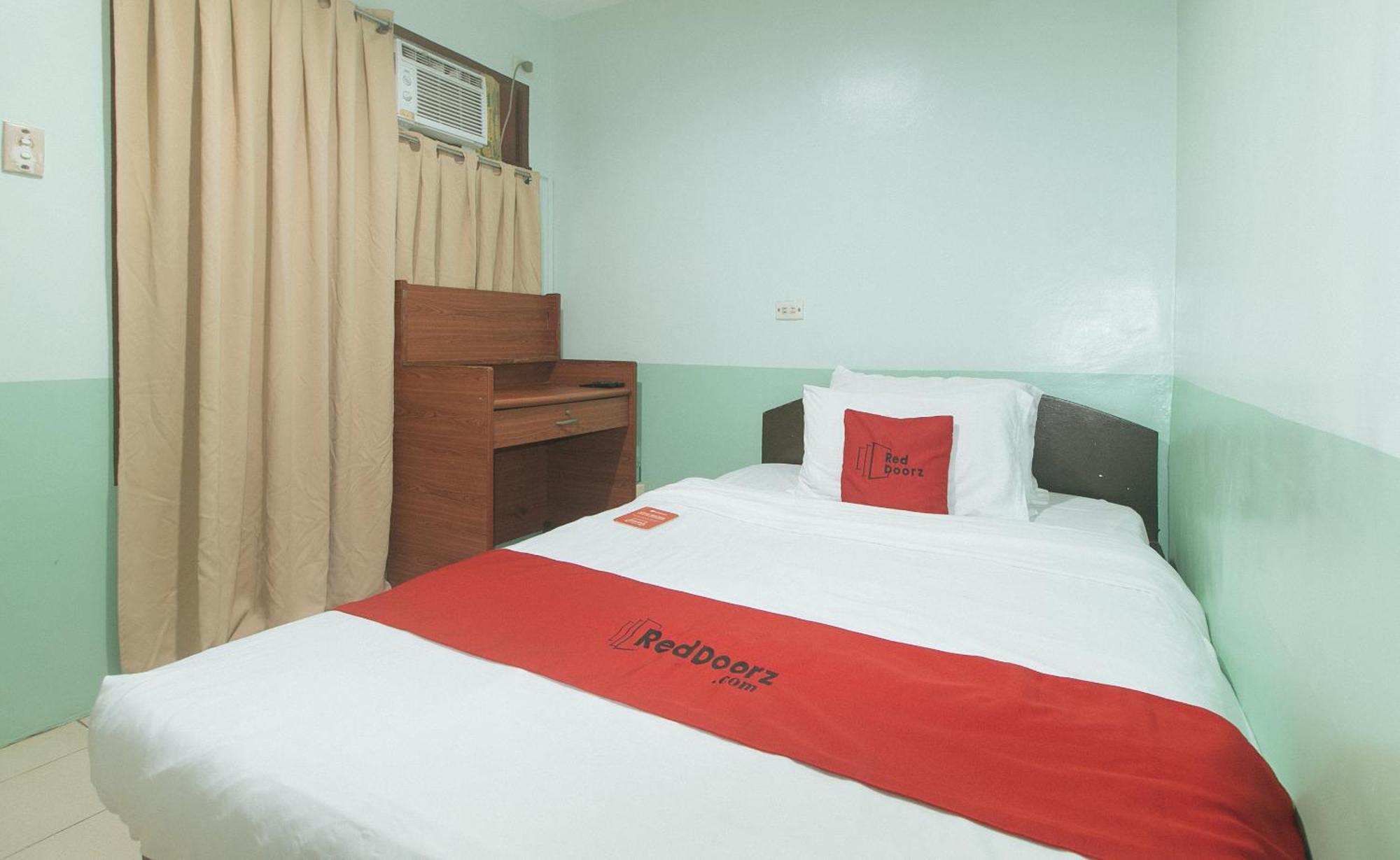 OYO 166 Maanyag Pension House Cebu Bagian luar foto