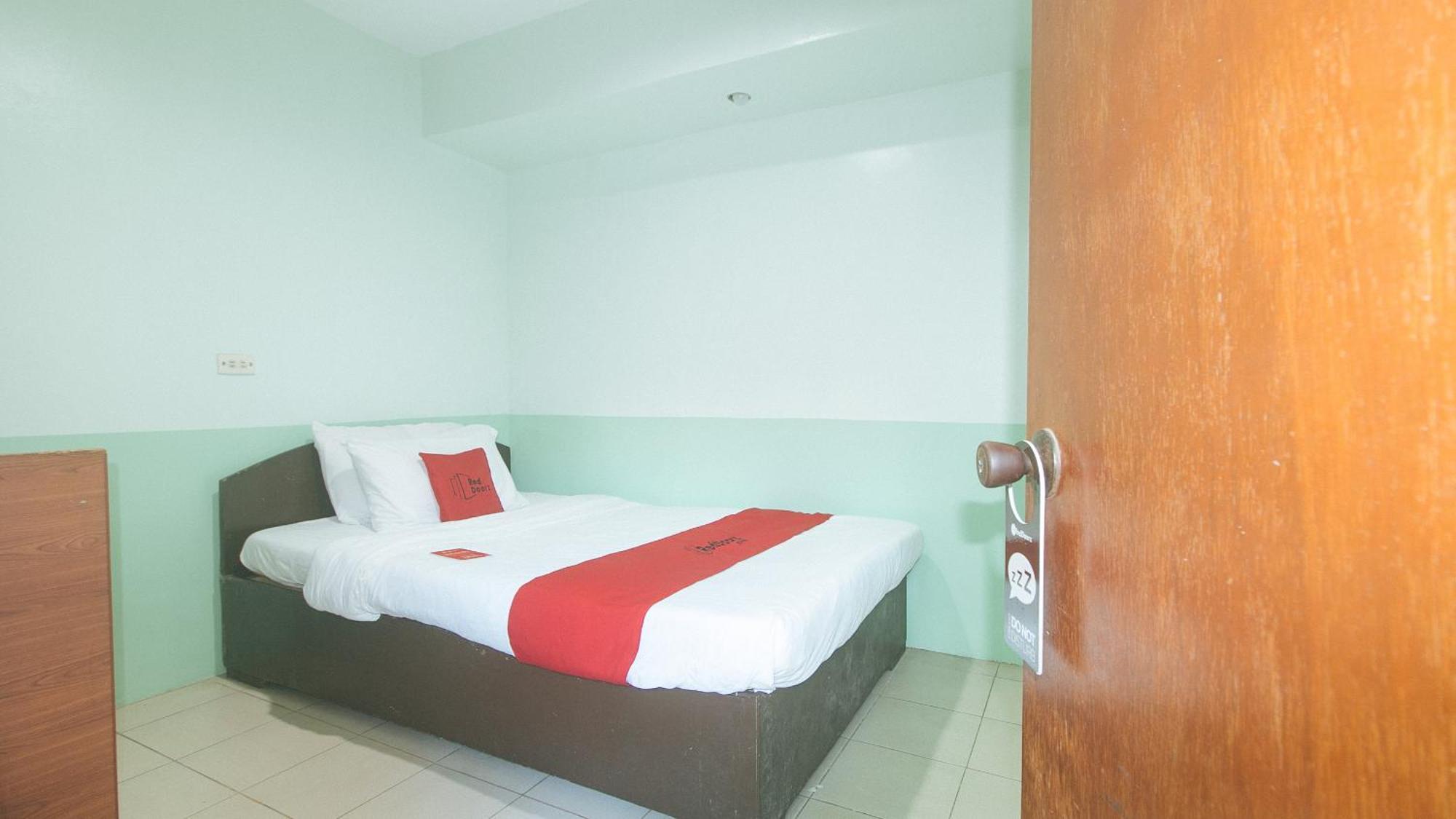 OYO 166 Maanyag Pension House Cebu Bagian luar foto