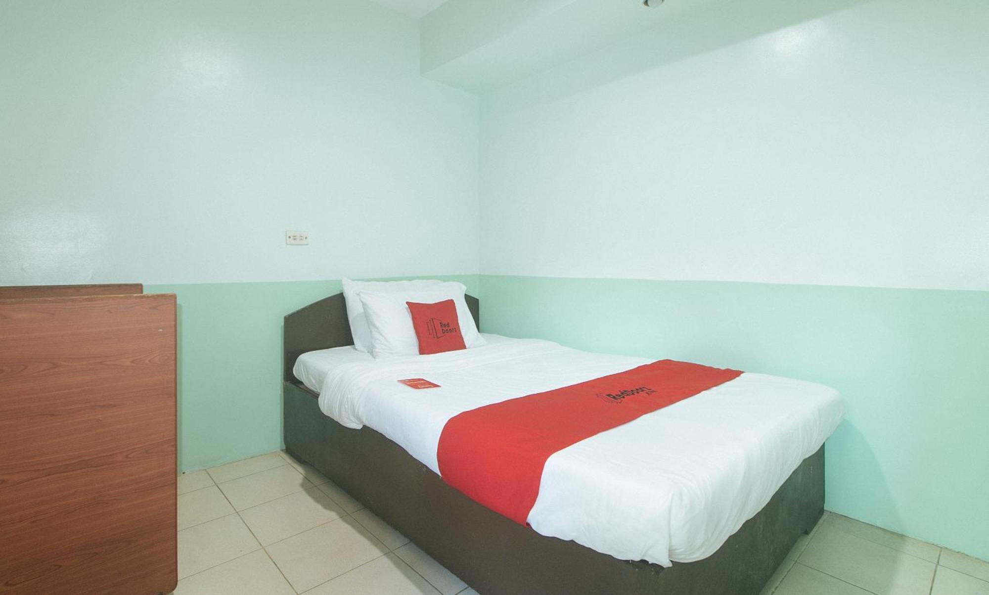 OYO 166 Maanyag Pension House Cebu Bagian luar foto