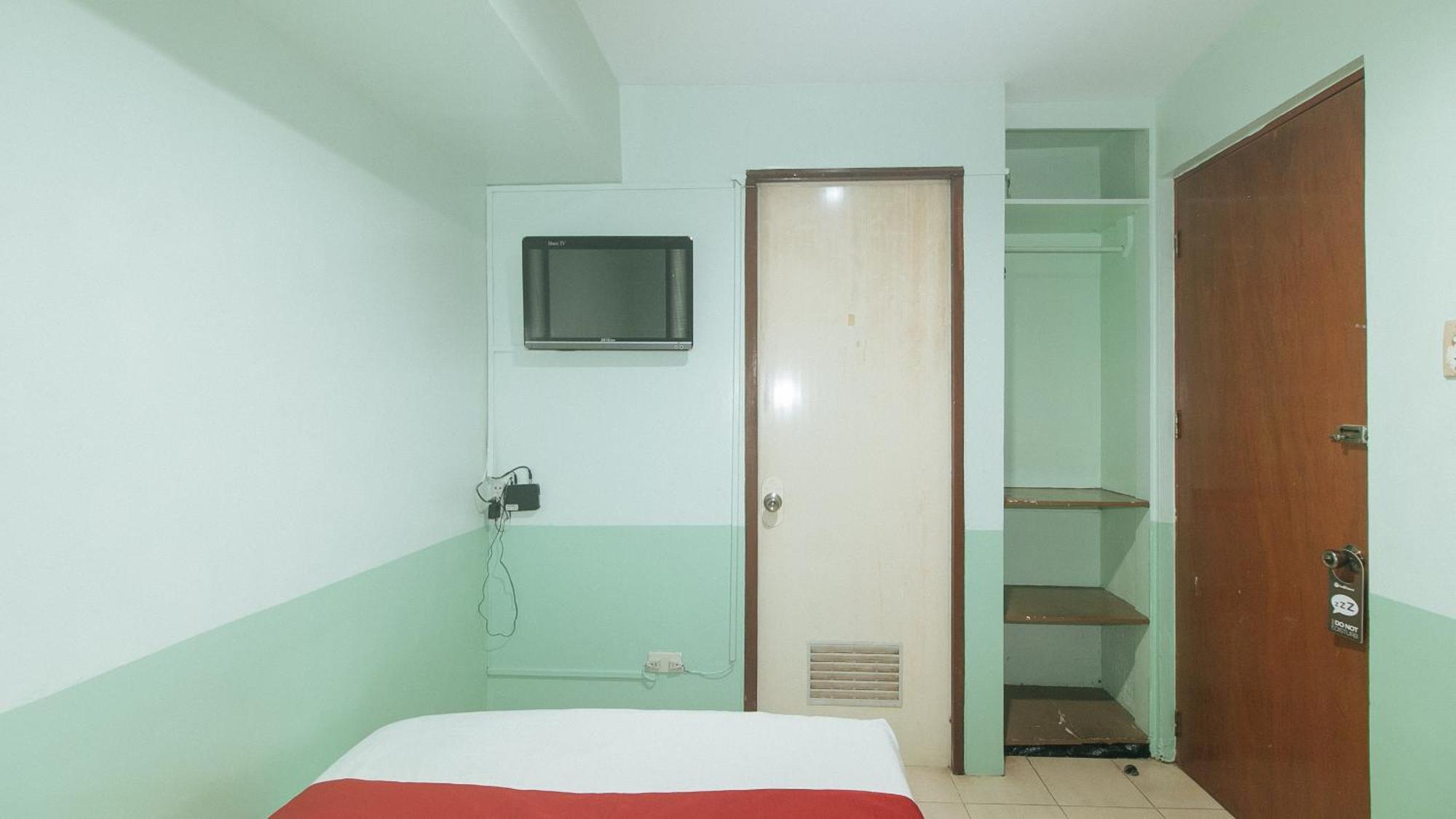 OYO 166 Maanyag Pension House Cebu Bagian luar foto
