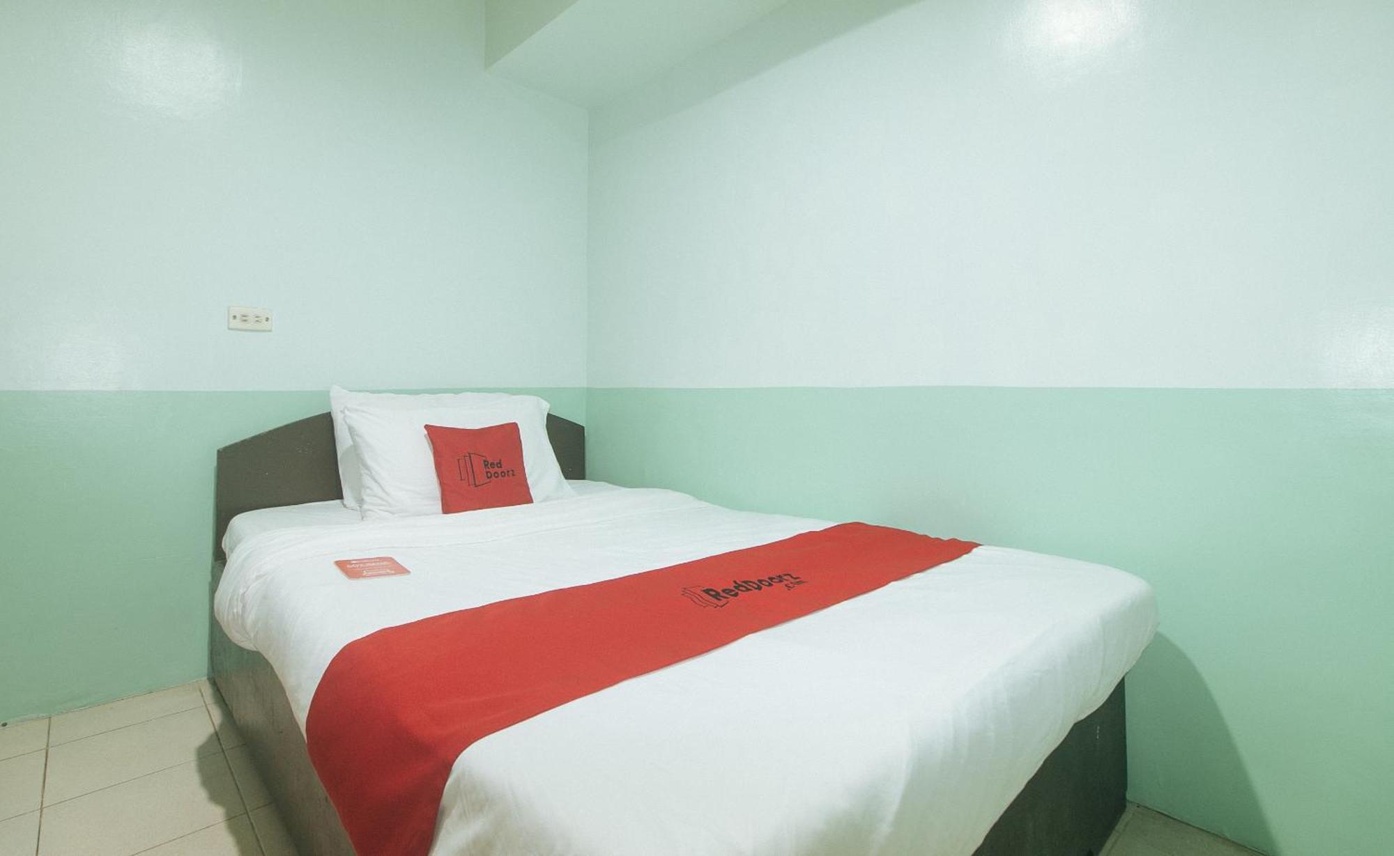 OYO 166 Maanyag Pension House Cebu Bagian luar foto