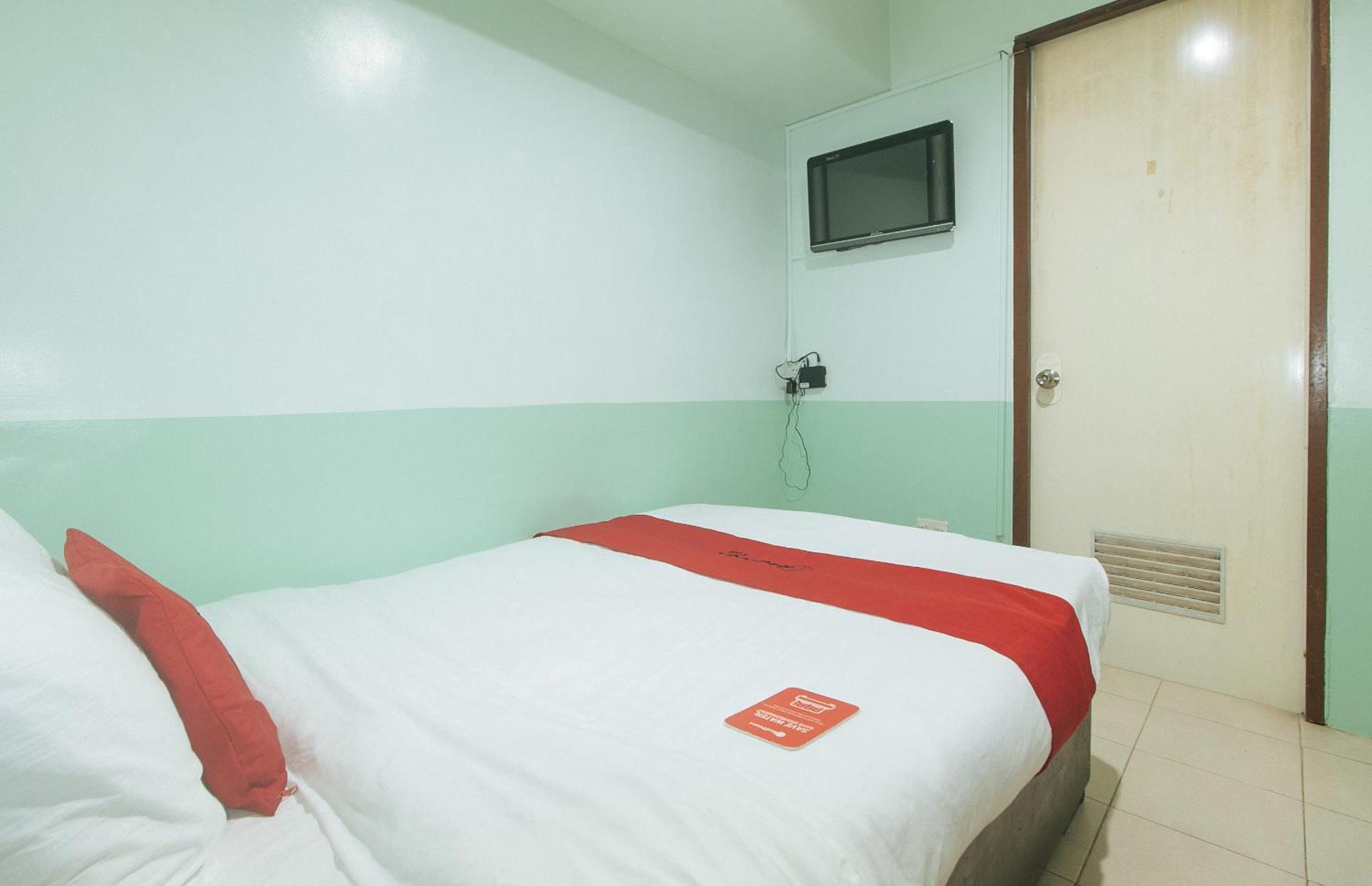 OYO 166 Maanyag Pension House Cebu Bagian luar foto