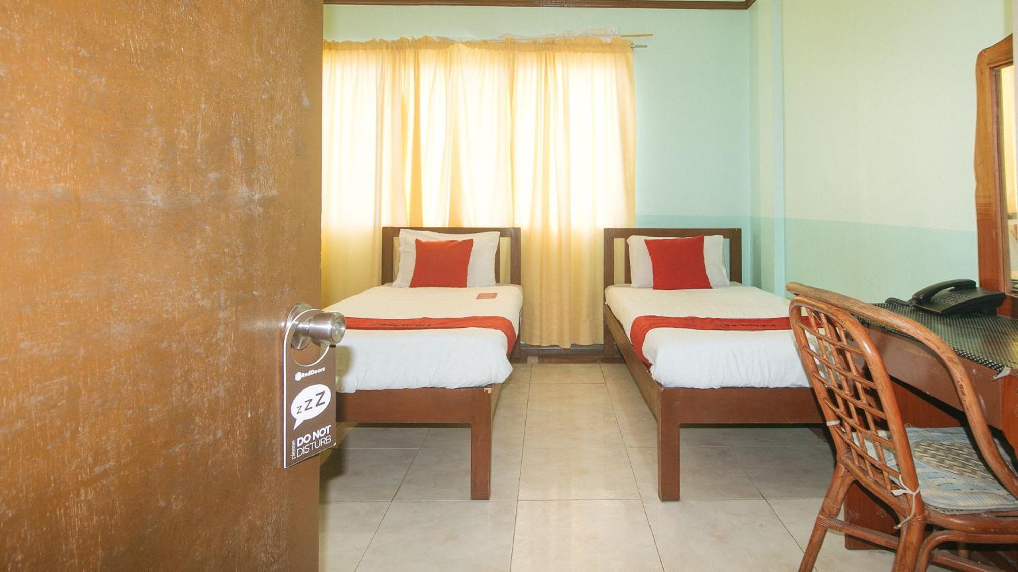 OYO 166 Maanyag Pension House Cebu Bagian luar foto