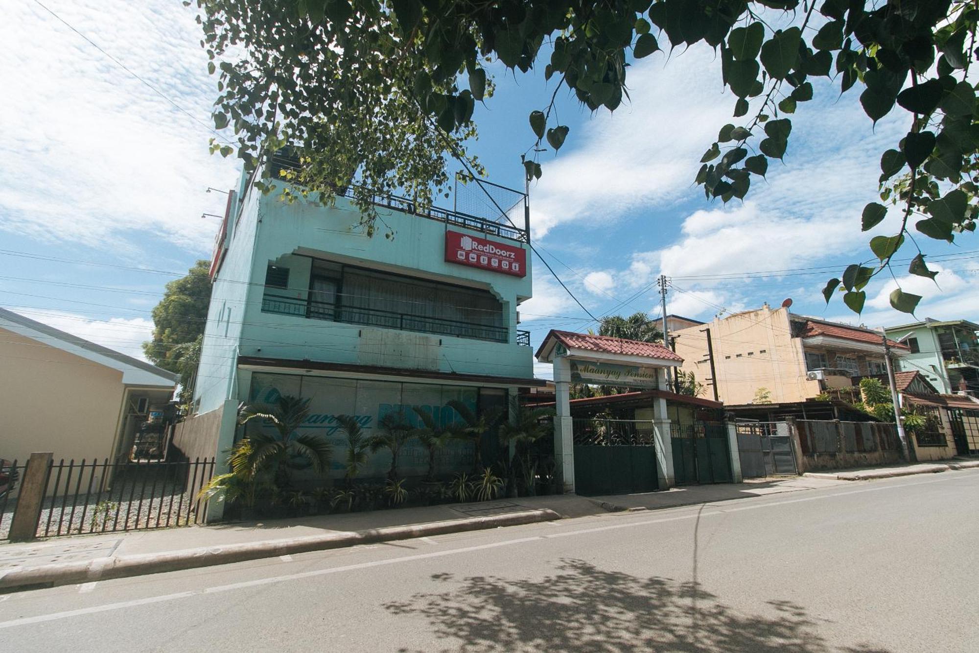 OYO 166 Maanyag Pension House Cebu Bagian luar foto