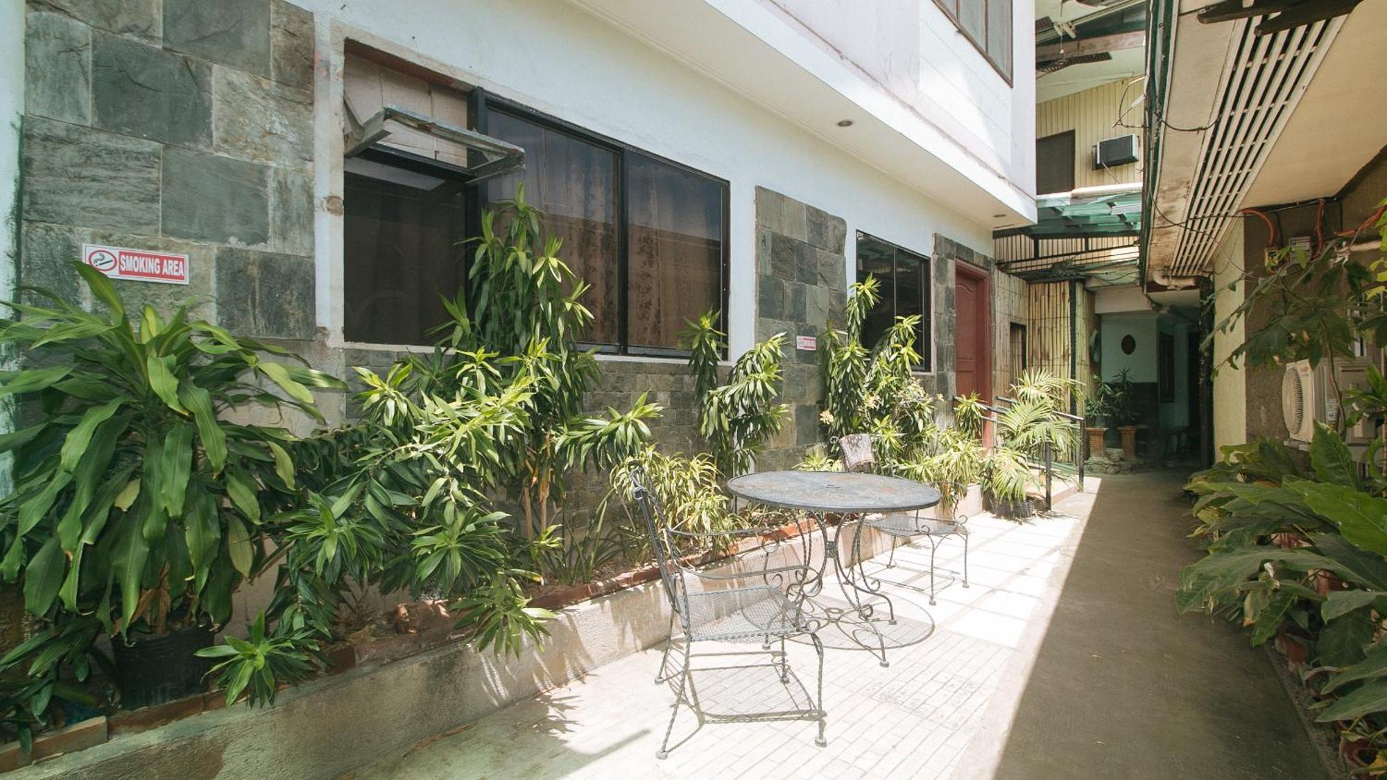 OYO 166 Maanyag Pension House Cebu Bagian luar foto