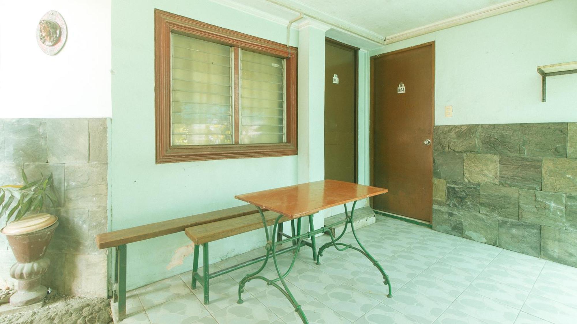 OYO 166 Maanyag Pension House Cebu Bagian luar foto